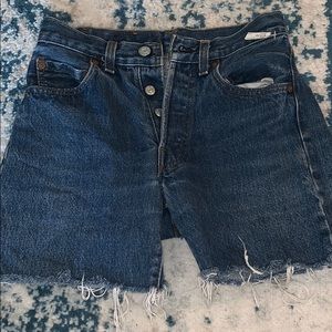 Levi’s 501 vintage frayed jean shorts size 27